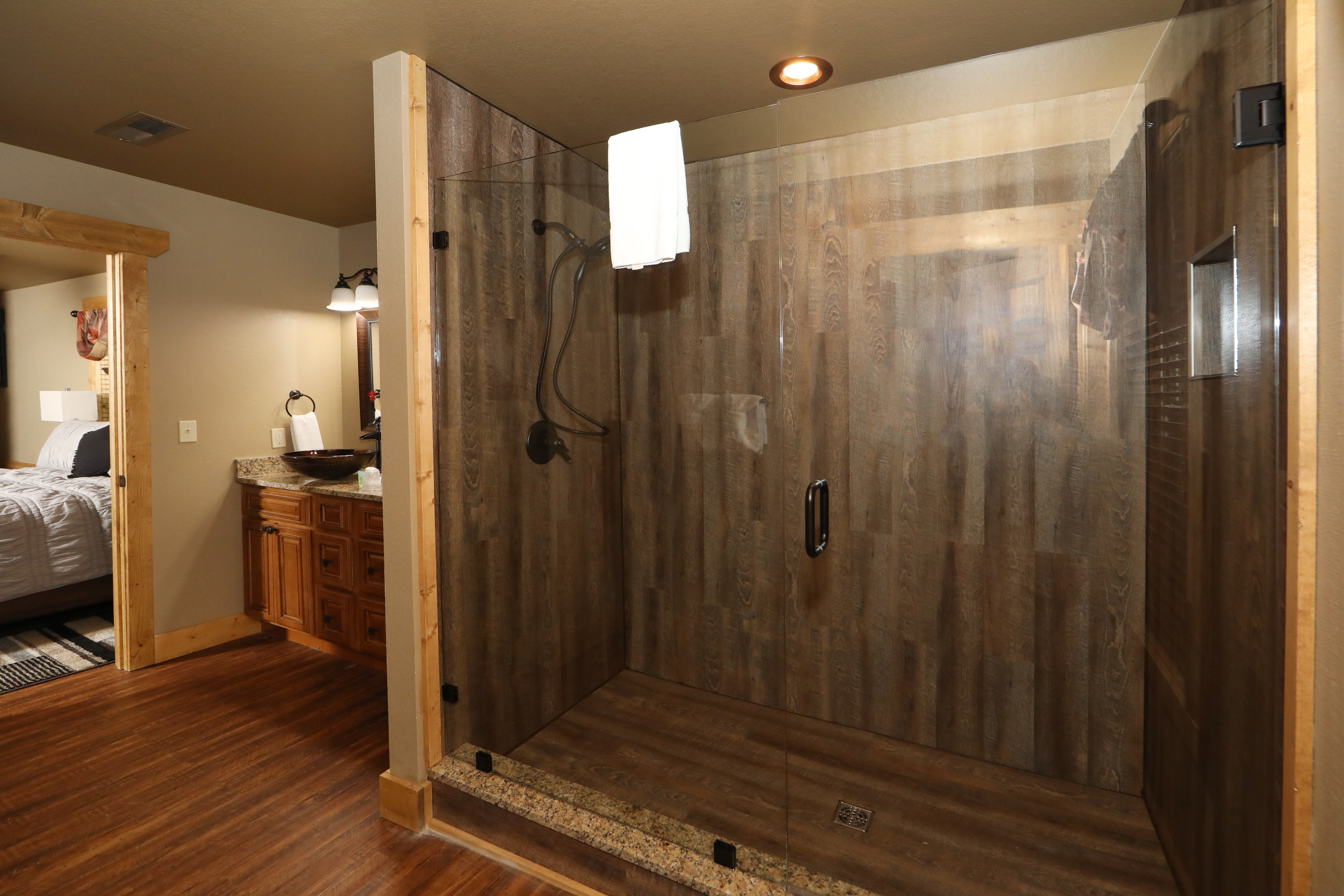 Movie Dive-Inn | Photo 19