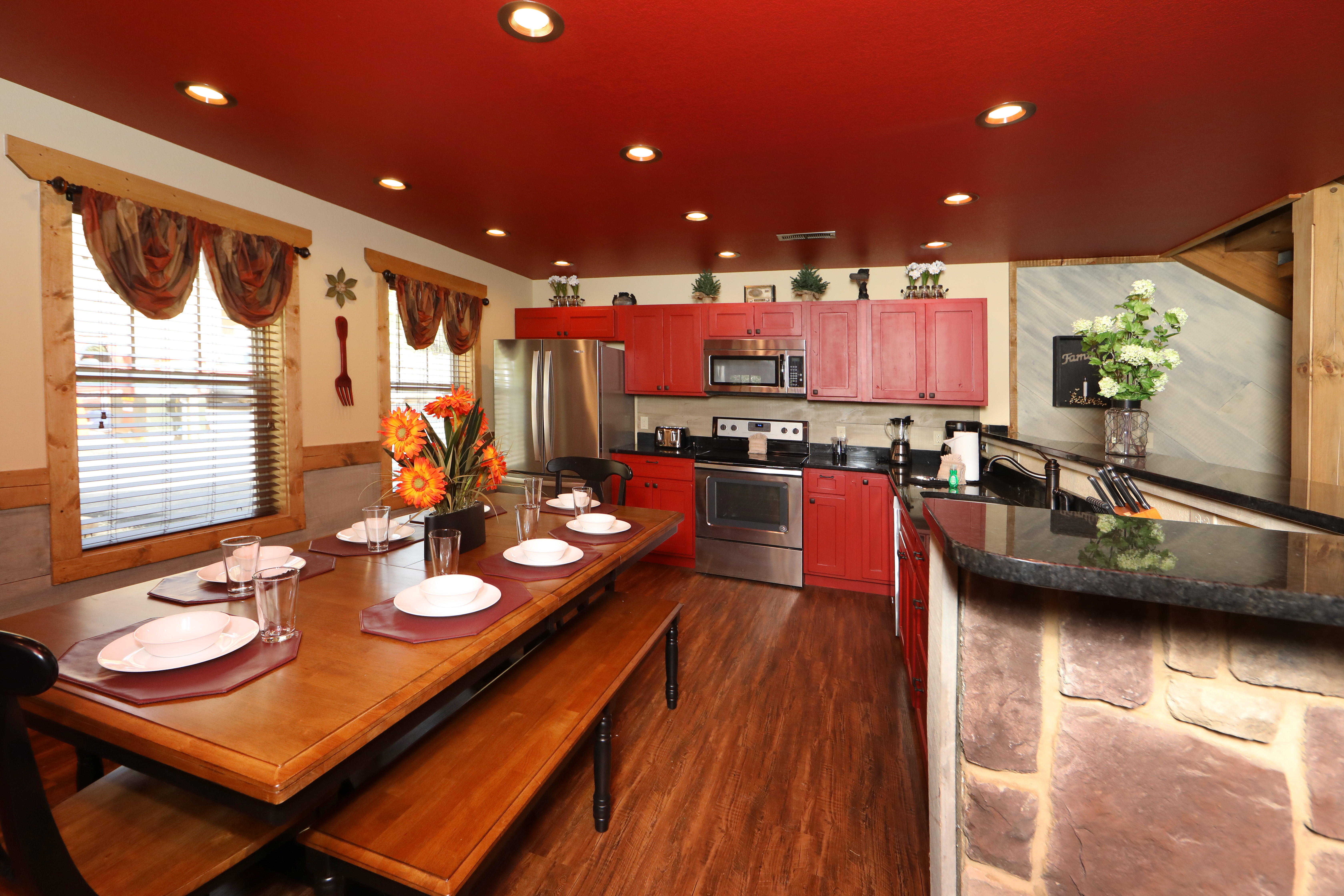 Movie Dive-Inn | Photo 9