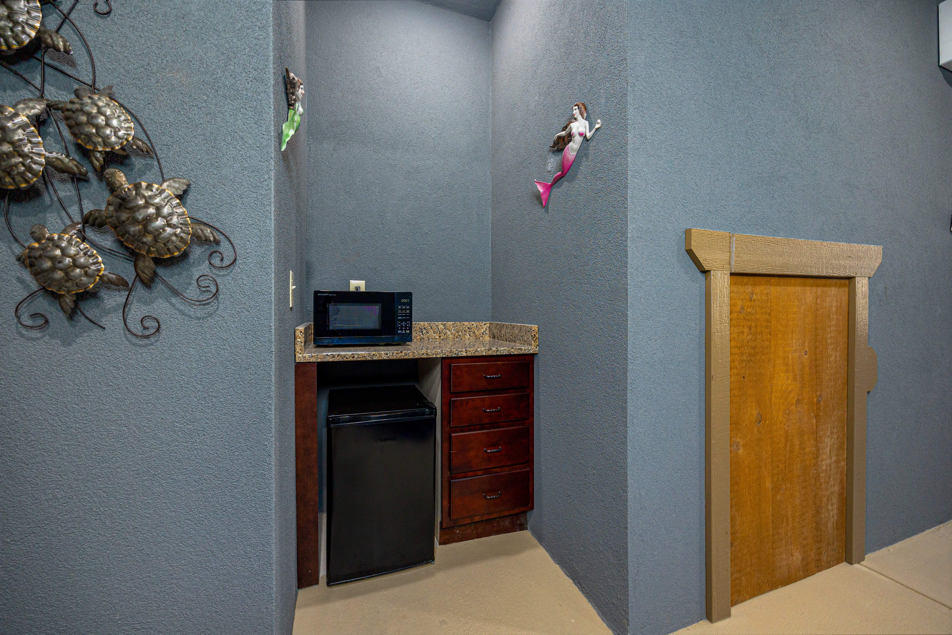 Poolside Paradise | Photo 38