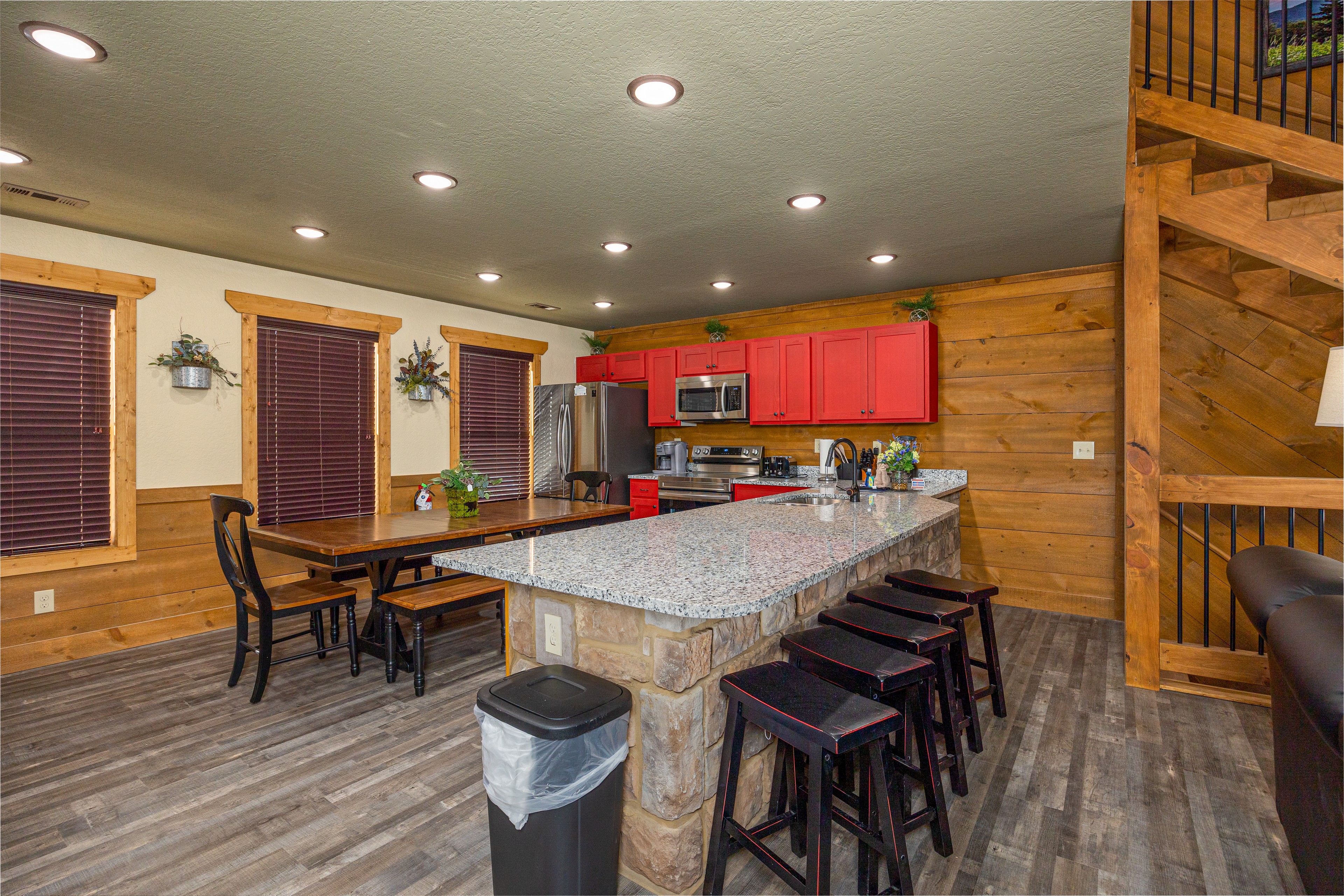 Poolside Paradise | Photo 9