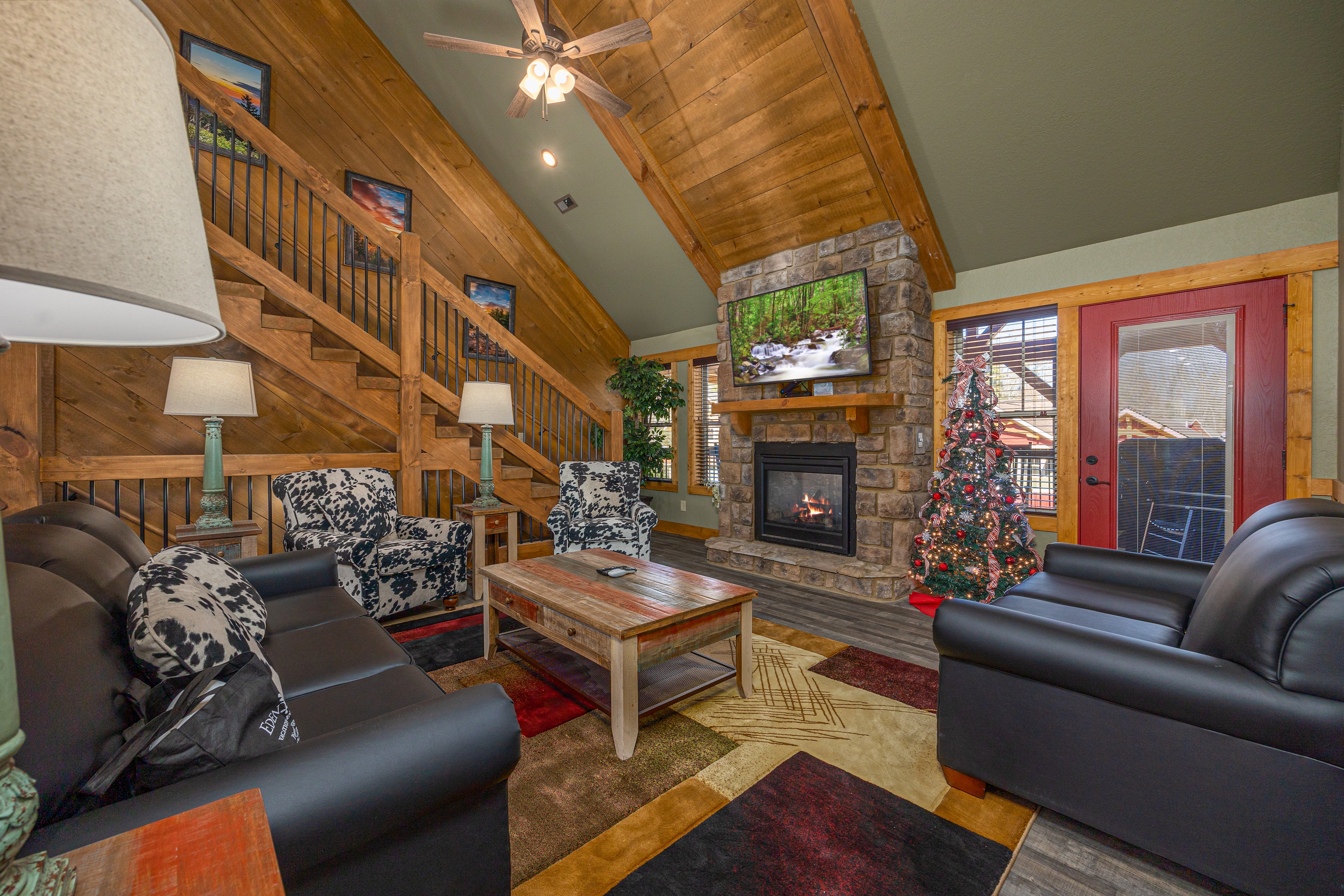 Poolside Paradise | Photo 5