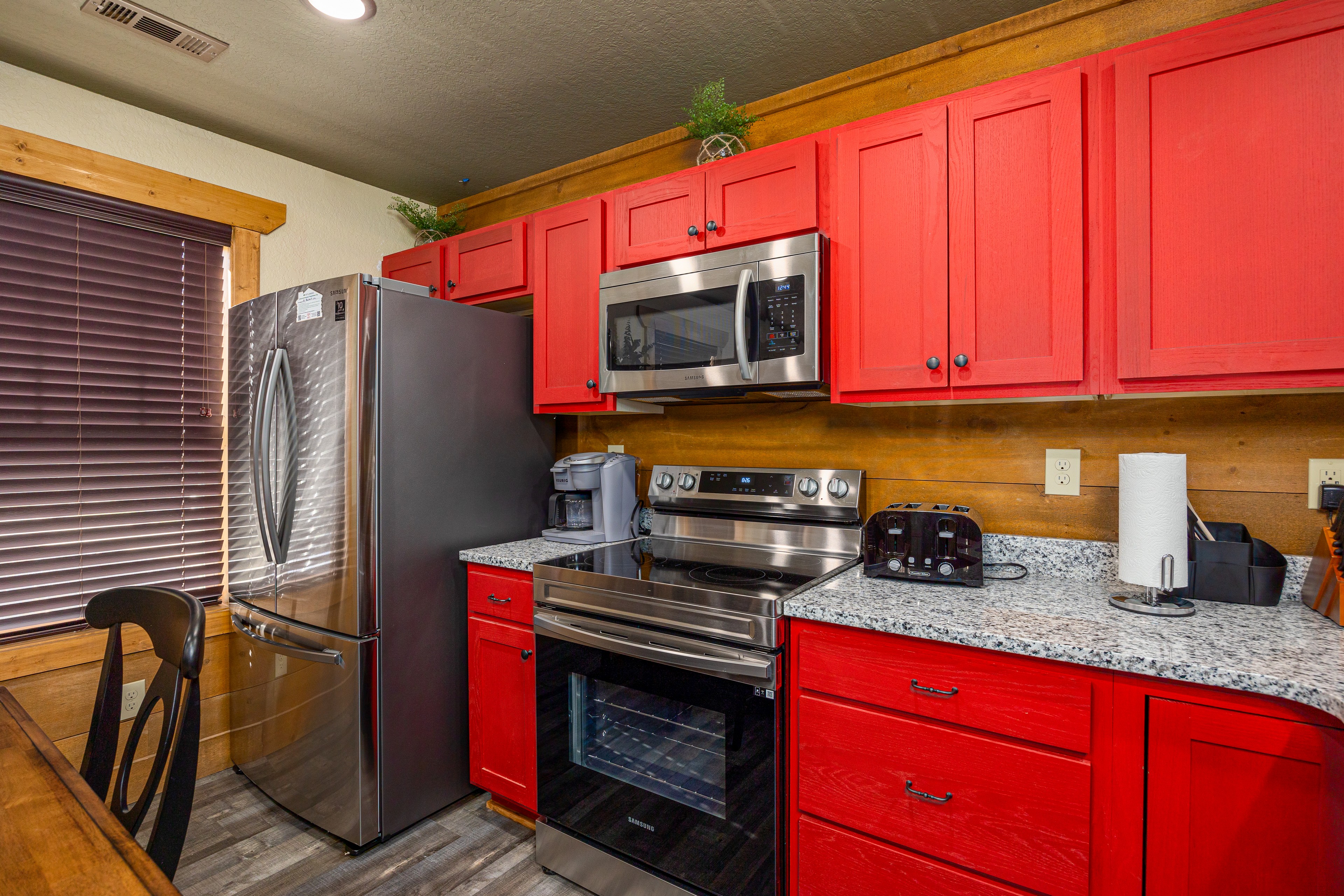 Poolside Paradise | Photo 10