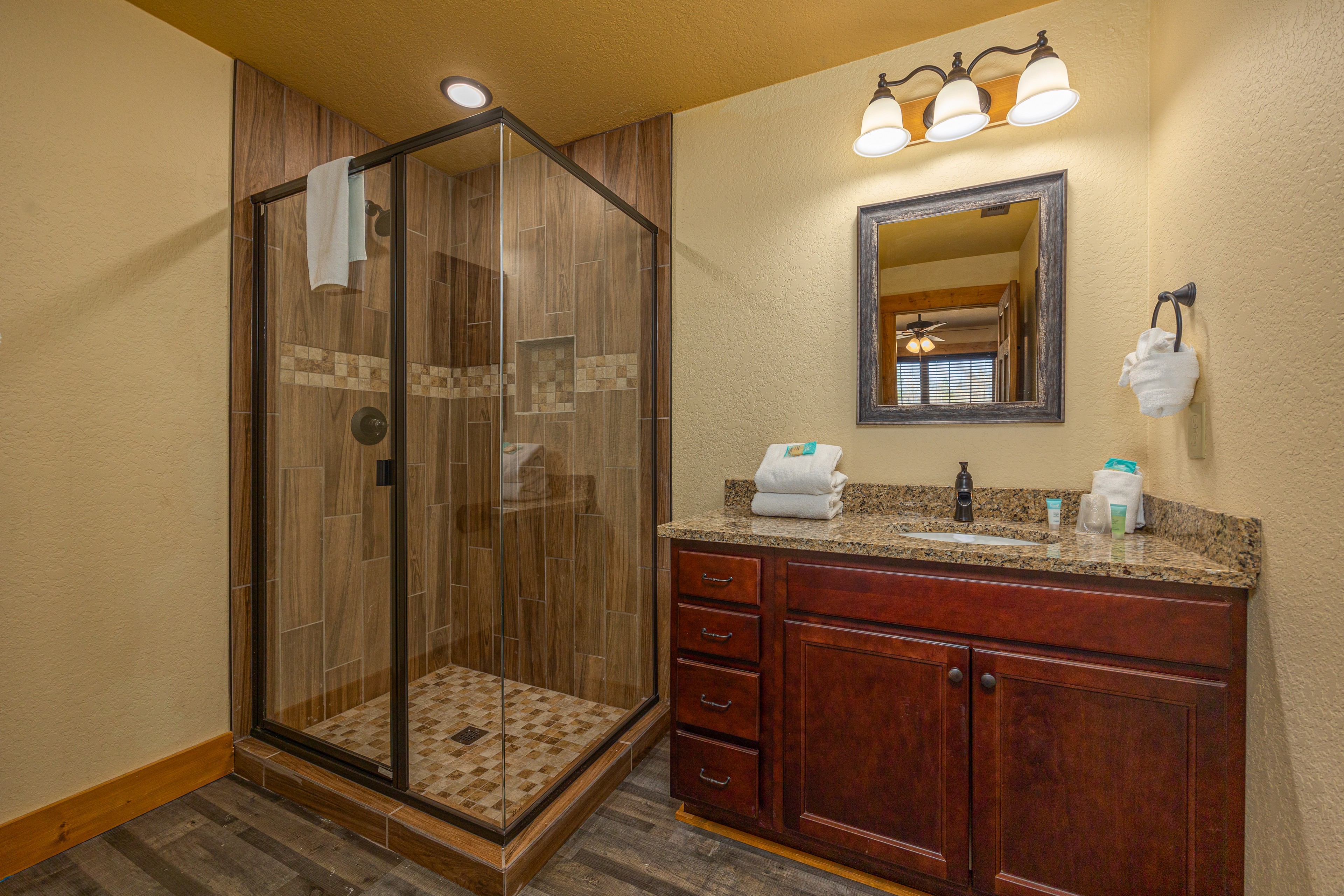 Poolside Paradise | Photo 25