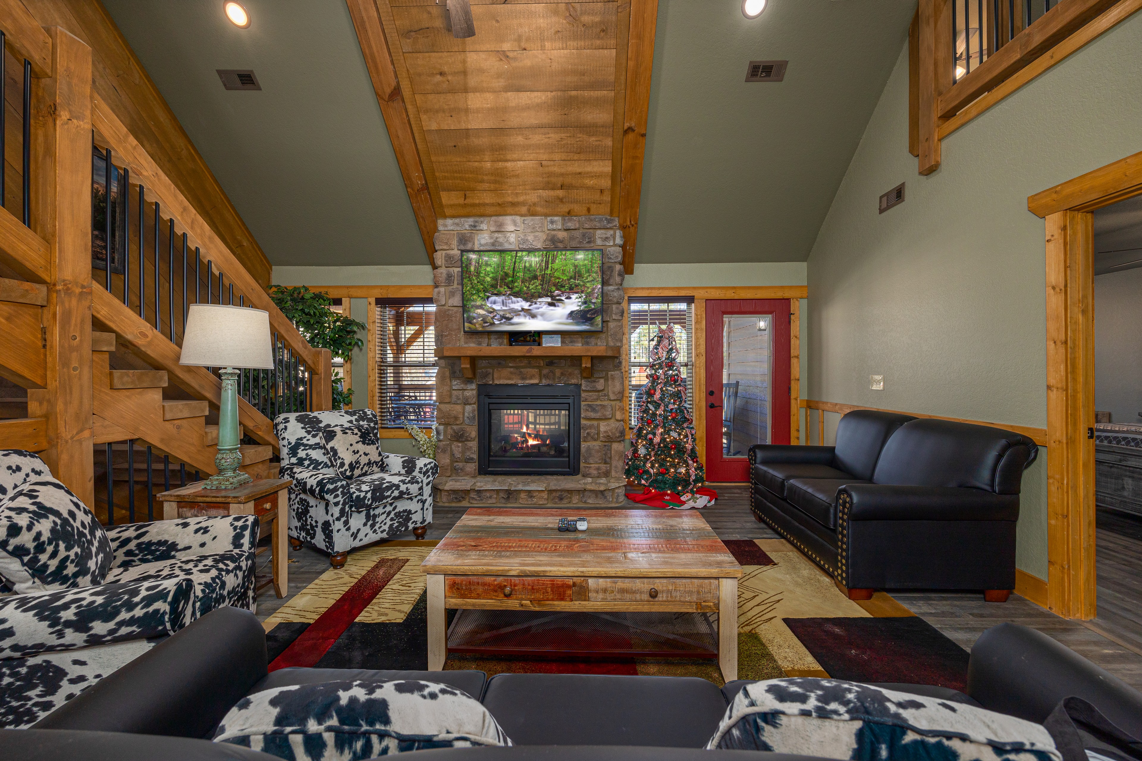 Poolside Paradise | Photo 6