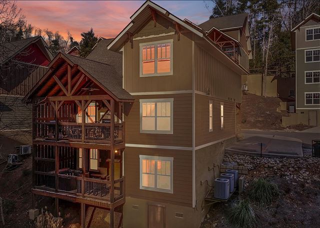 Splash Mansion | Photo 2