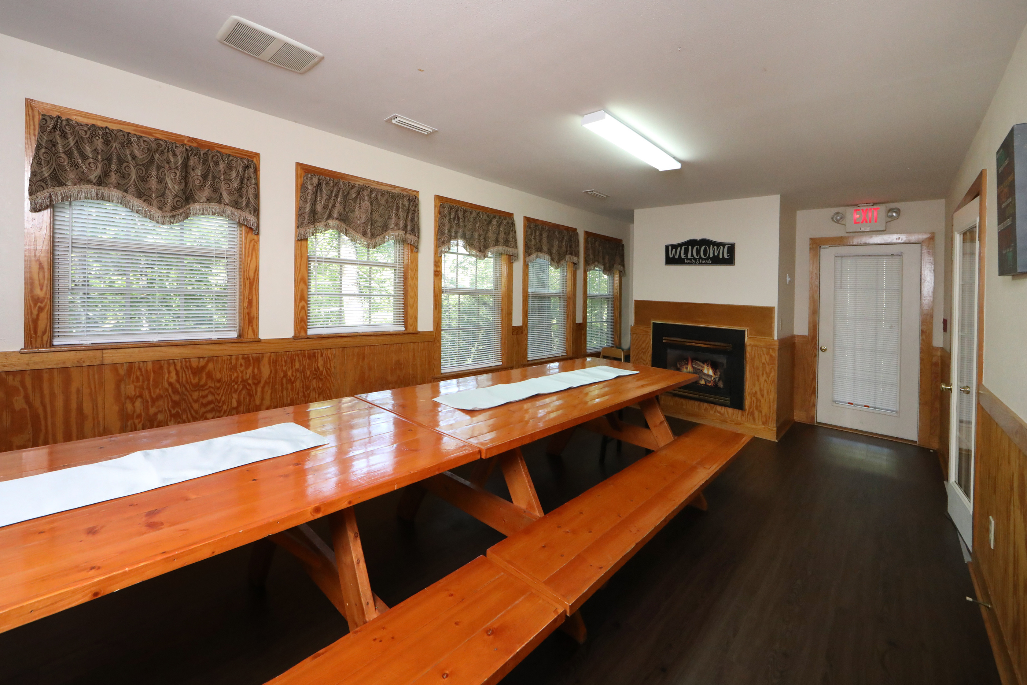 Oak Tree Lodge | Photo 13