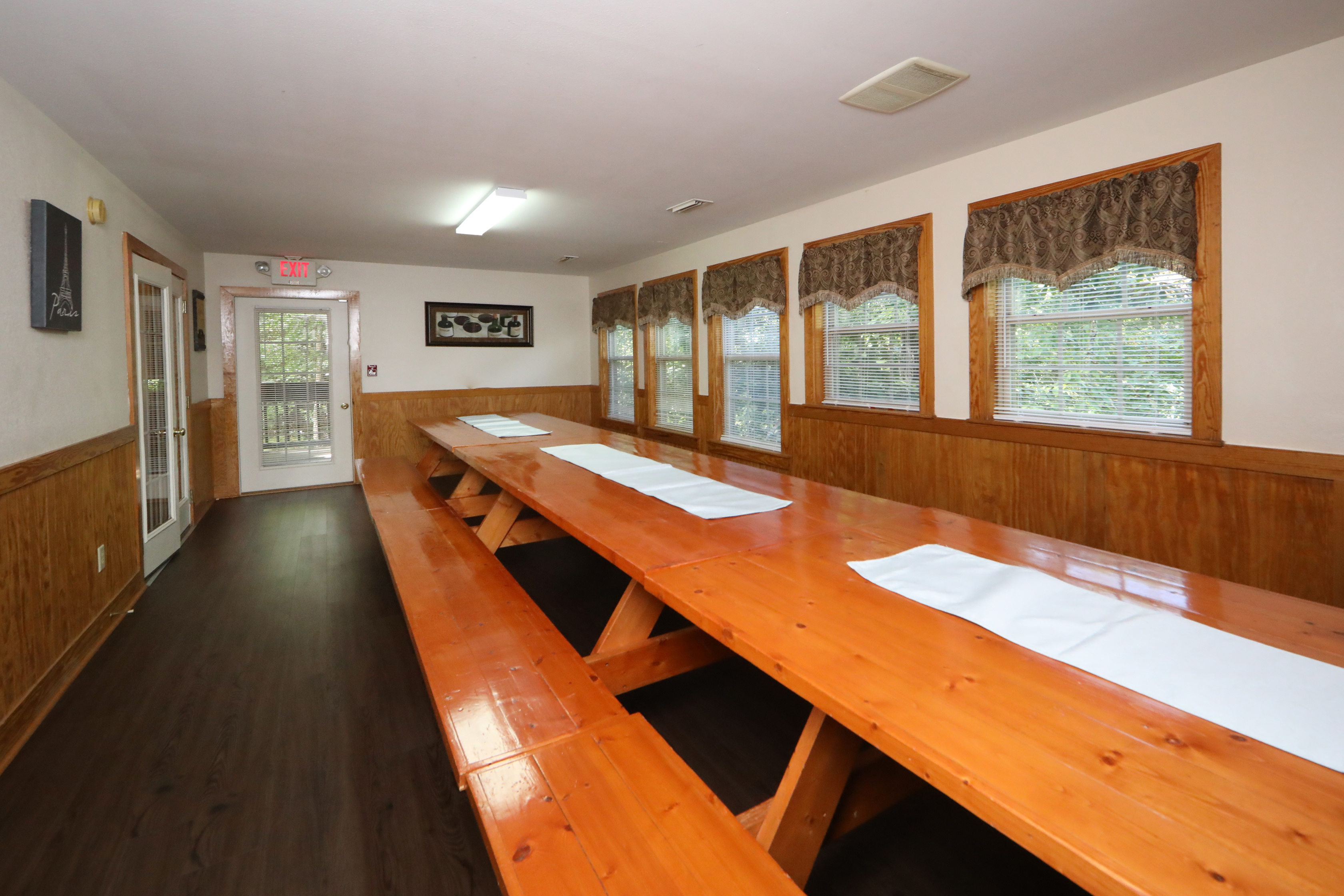 Oak Tree Lodge | Photo 12