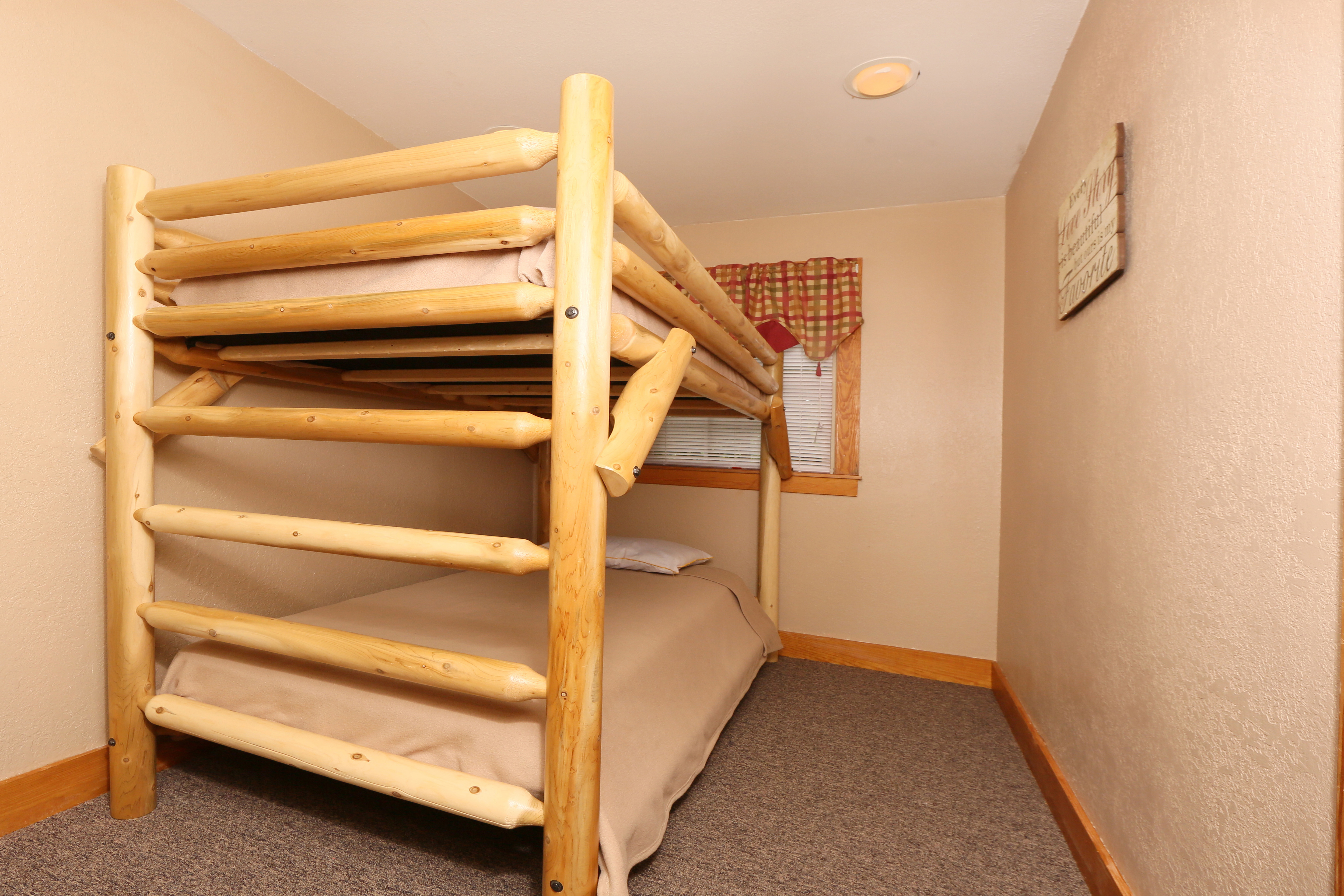 Pinnacle View 7B | Photo 17
