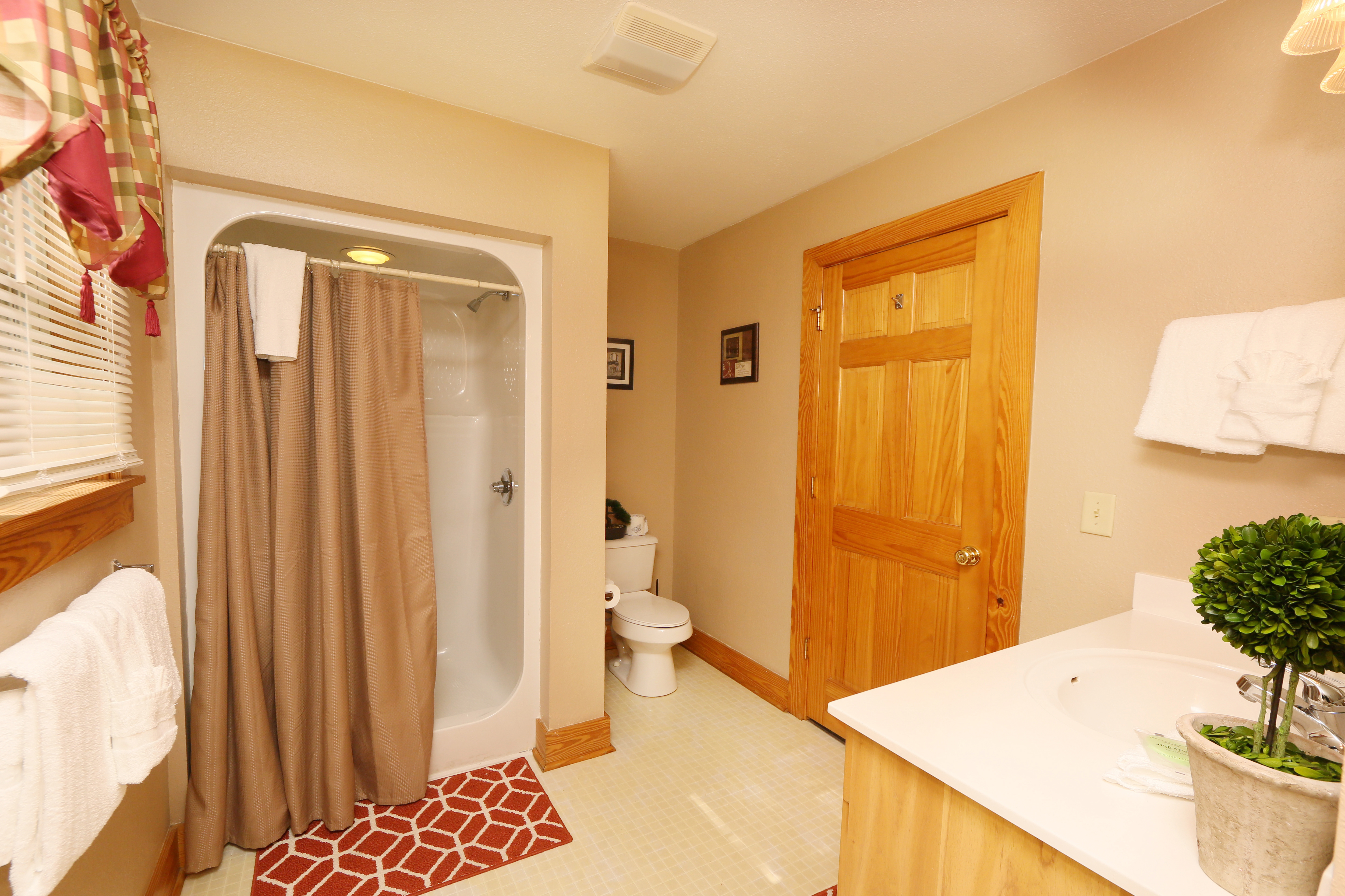 Pinnacle View 7B | Photo 10