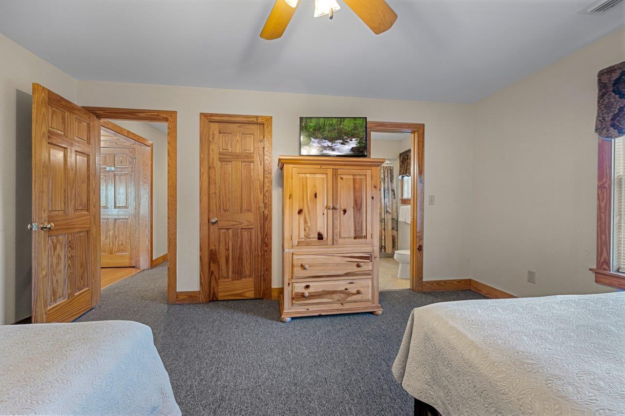Poplar Point 12D | Photo 17