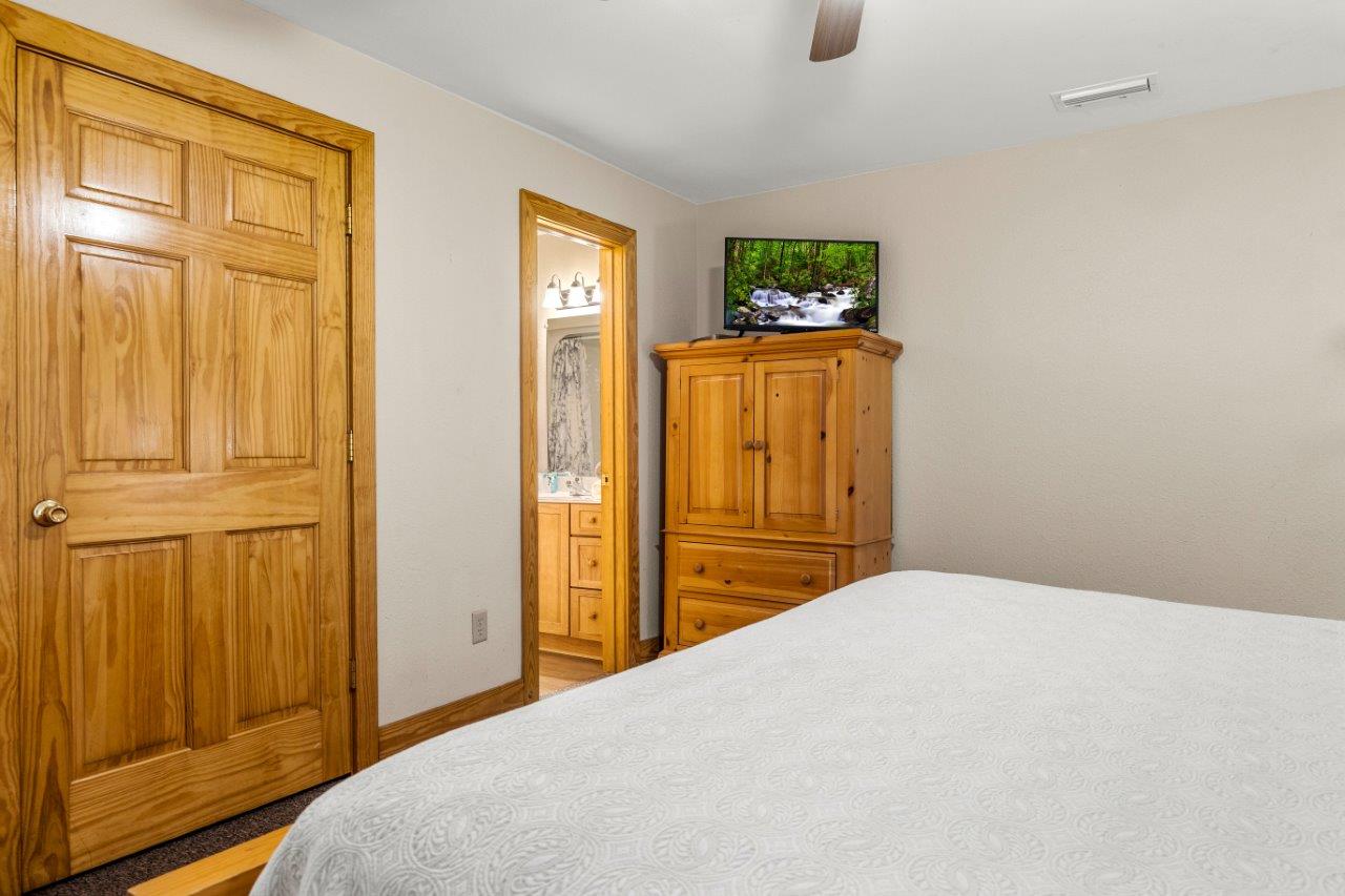 Poplar Point 12F | Photo 13