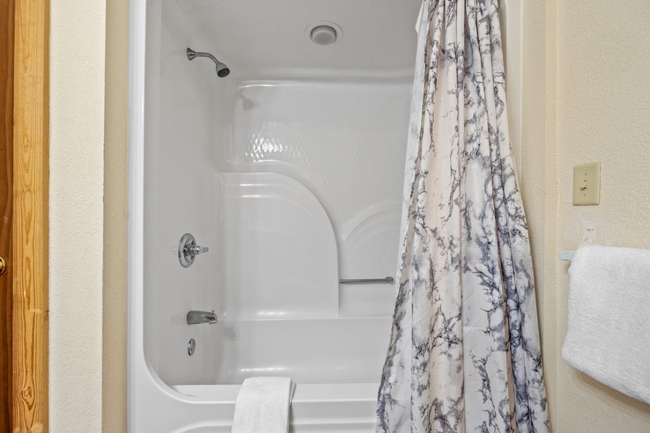 Poplar Point 12F | Photo 21