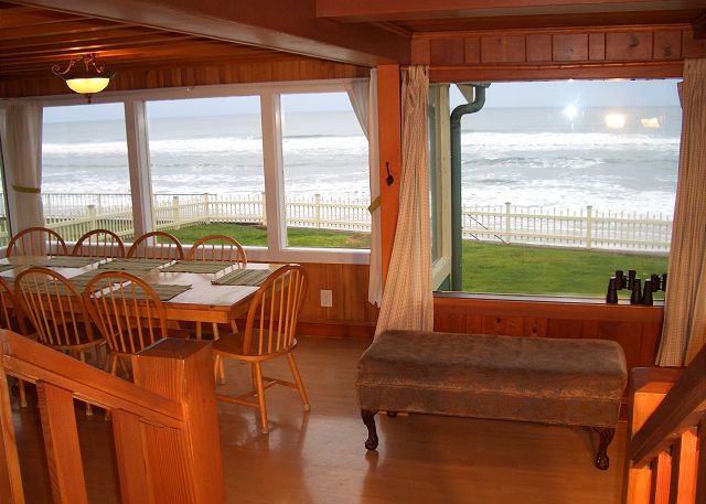 Image oceanfront dining