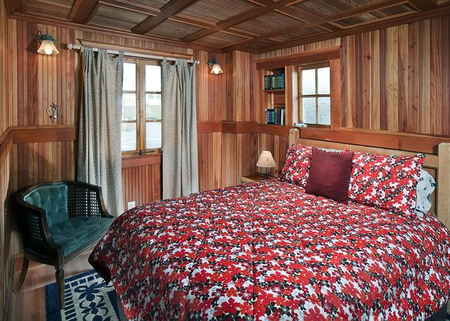 Image Main floor Queen