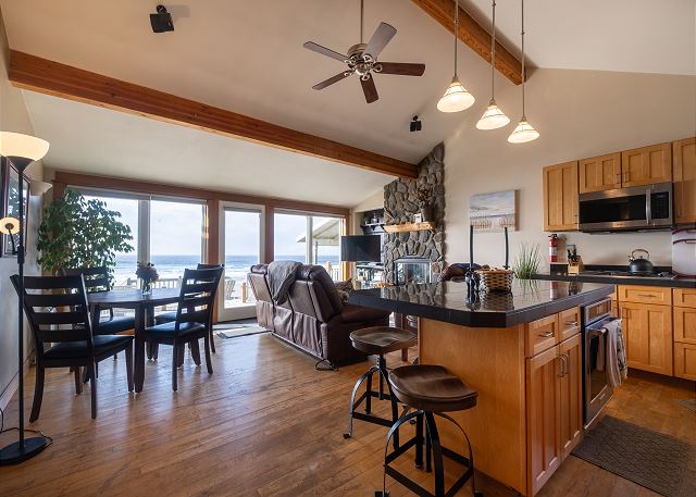 Image Living room and kitchen island 