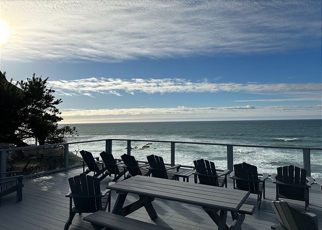 Image Deck with picnic table