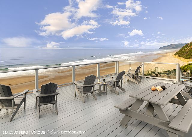 Image Huge Deck with stunning view