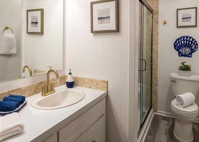 Image Main floor bathroom