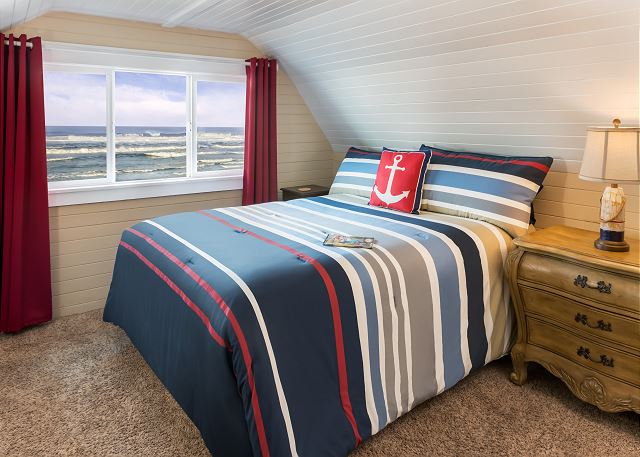 Image Upper level queen with ocean view