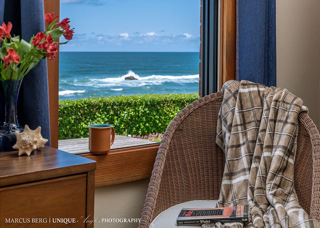 Image Oceanfront lounging