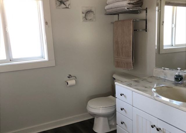 Image 2nd floor Bathroom