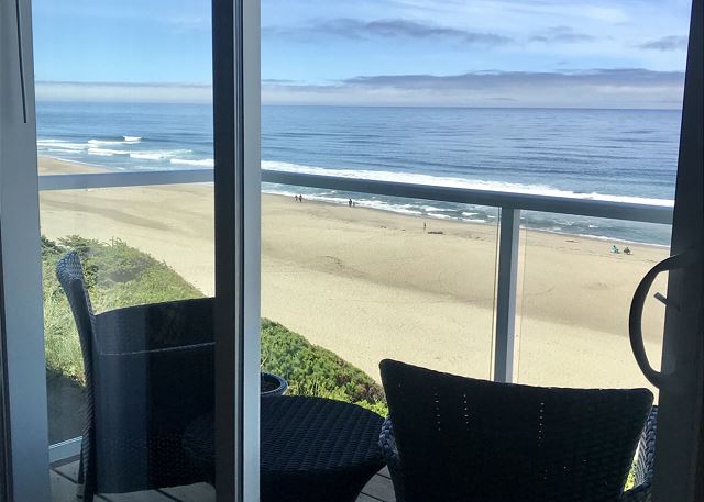 Image Oceanfront deck for ultimate whale watching