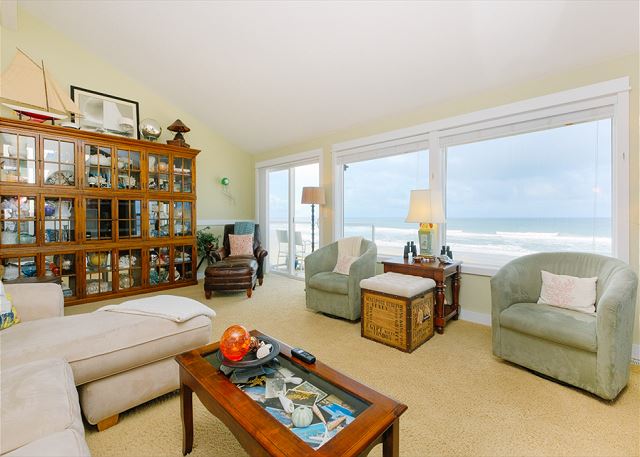Image Oceanfront living room