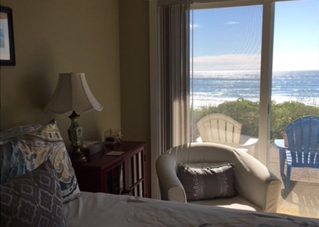 Image Entry floor queen 