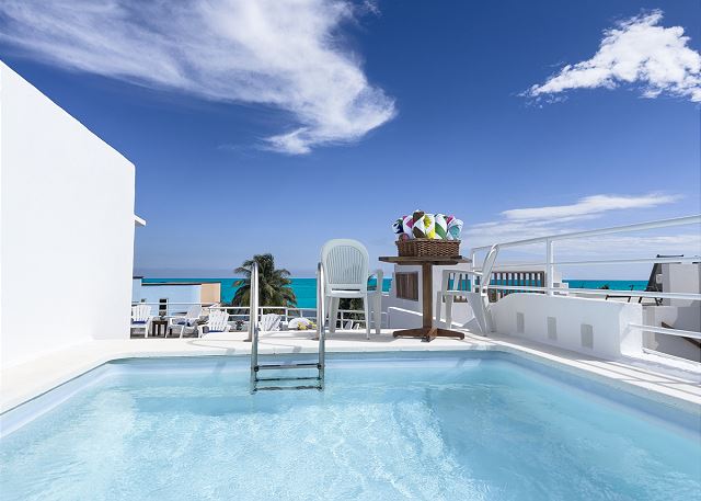 Roof terrace with pool and ocean view