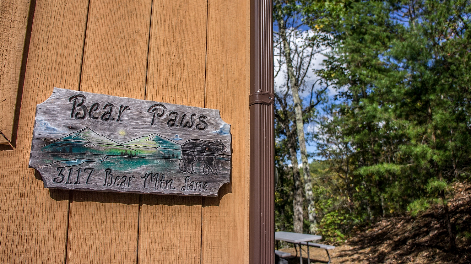 Bear Paws Acorn Ridge Cabin Rentals