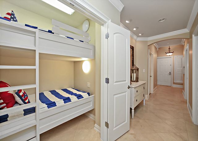 Bunk Area with 2 Twin Beds