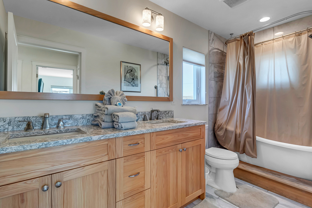 Salt Therapy N - Coastal escape w/ beach access | Photo 19