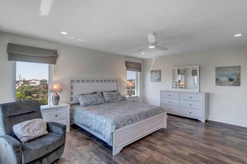 Salt Therapy - Elevated house w/ beach access | Photo 19