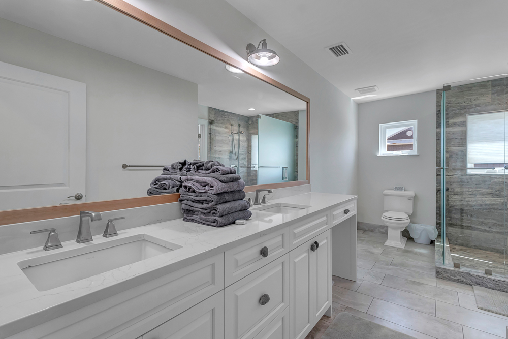 Salt Therapy - Elevated house w/ beach access | Photo 14