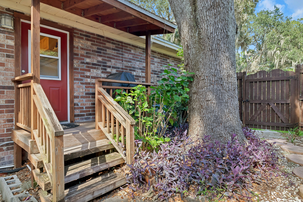 Shady Oaks - Breezy retreat w patio & beach access | Photo 27