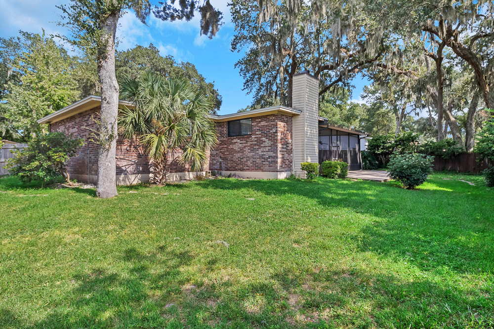 Shady Oaks - Breezy retreat w patio & beach access | Photo 29