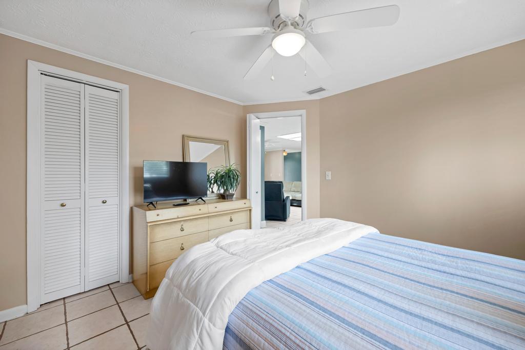 Shady Oaks - Breezy retreat w patio & beach access | Photo 26