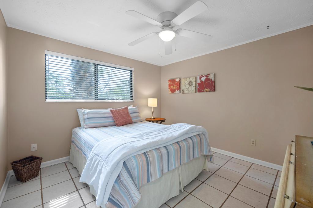 Shady Oaks - Breezy retreat w patio & beach access | Photo 3