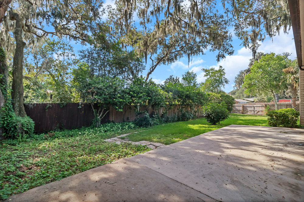 Shady Oaks - Breezy retreat w patio & beach access | Photo 28