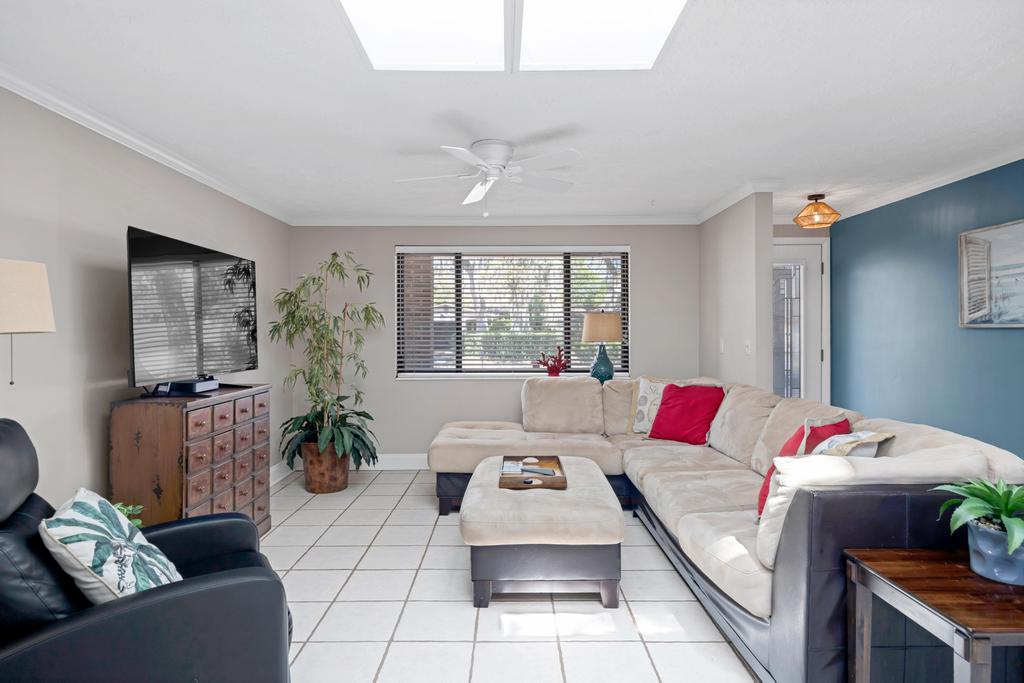 Shady Oaks - Breezy retreat w patio & beach access | Photo 13