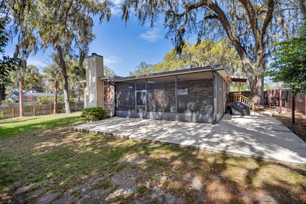 Shady Oaks - Breezy retreat w patio & beach access | Photo 34