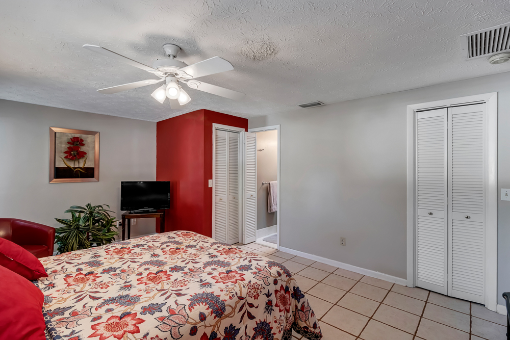 Shady Oaks - Breezy retreat w patio & beach access | Photo 19