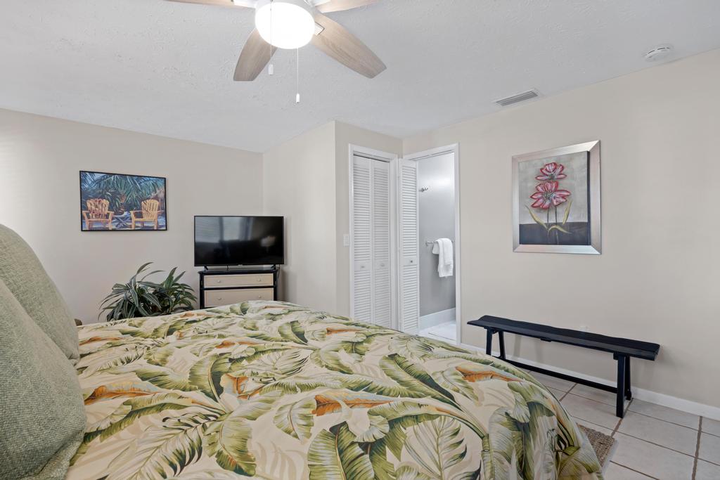 Shady Oaks - Breezy retreat w patio & beach access | Photo 23
