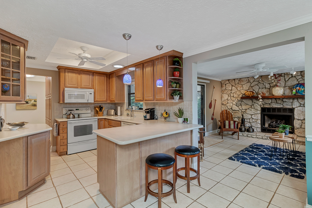 Shady Oaks - Breezy retreat w patio & beach access | Photo 14