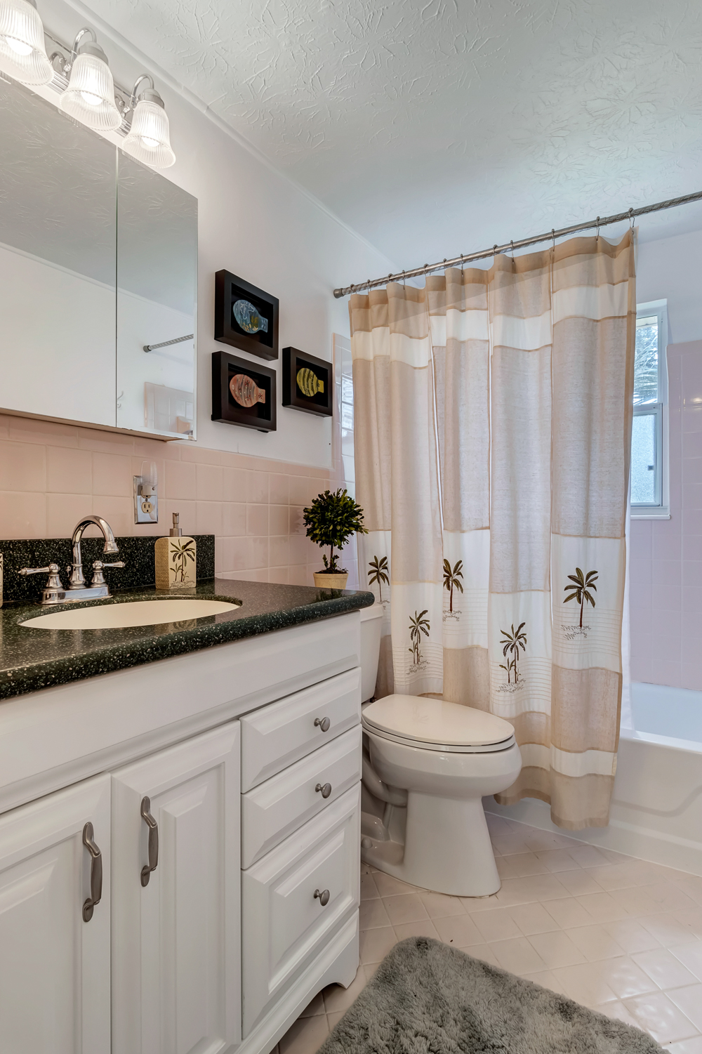Shady Oaks - Breezy retreat w patio & beach access | Photo 27