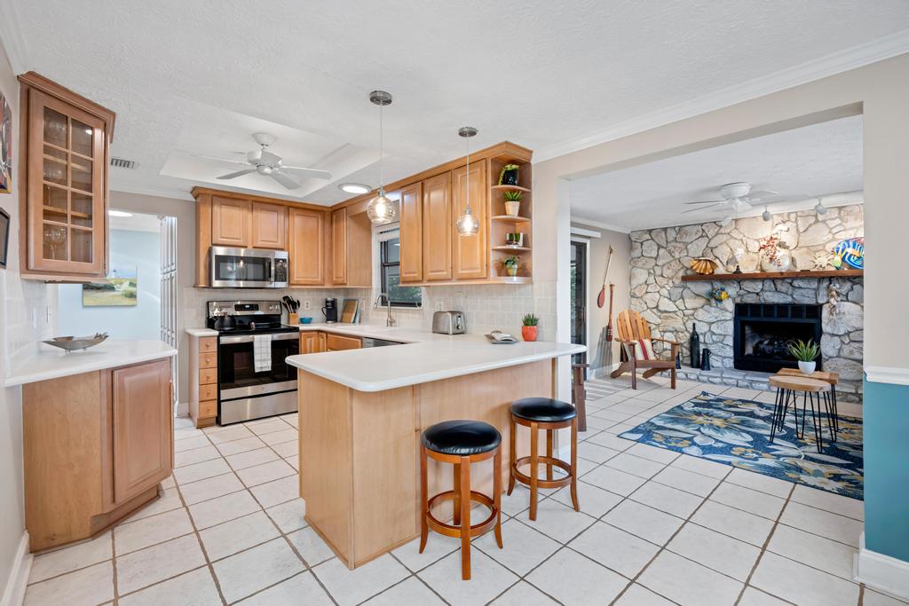 Shady Oaks - Breezy retreat w patio & beach access | Photo 15
