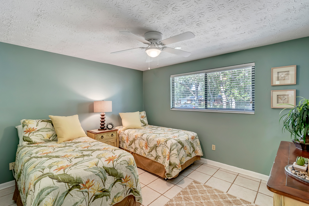 Shady Oaks - Breezy retreat w patio & beach access | Photo 21