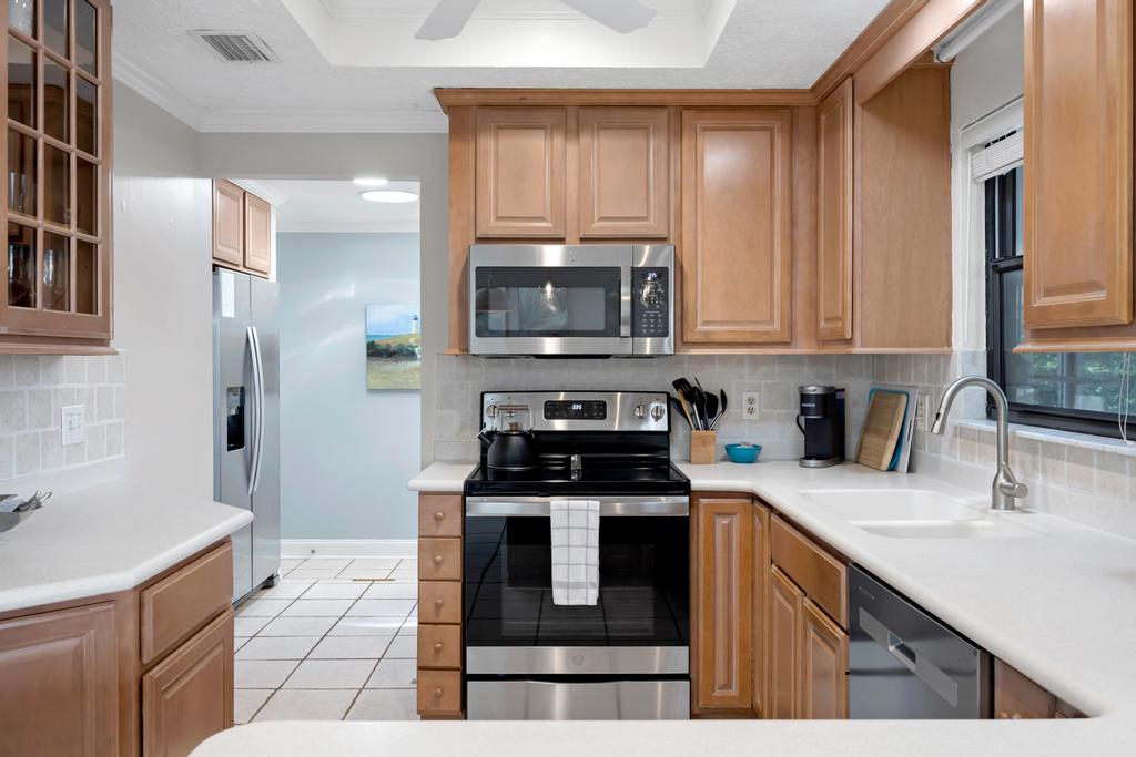 Shady Oaks - Breezy retreat w patio & beach access | Photo 17