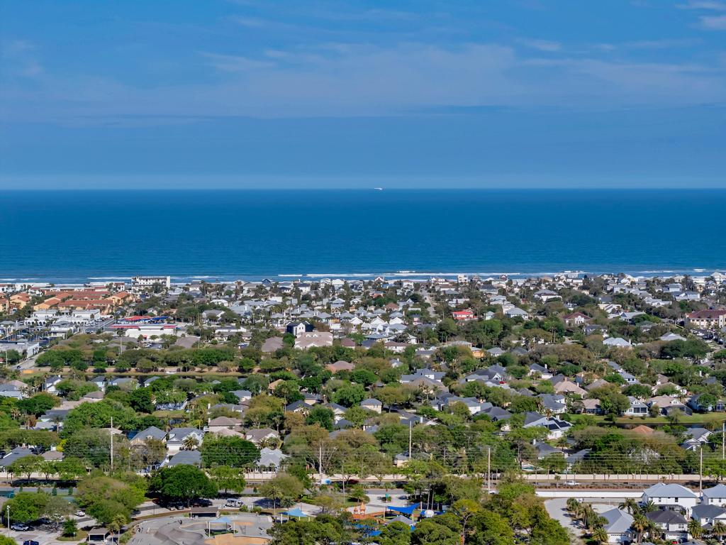 Shady Oaks - Breezy retreat w patio & beach access | Photo 40