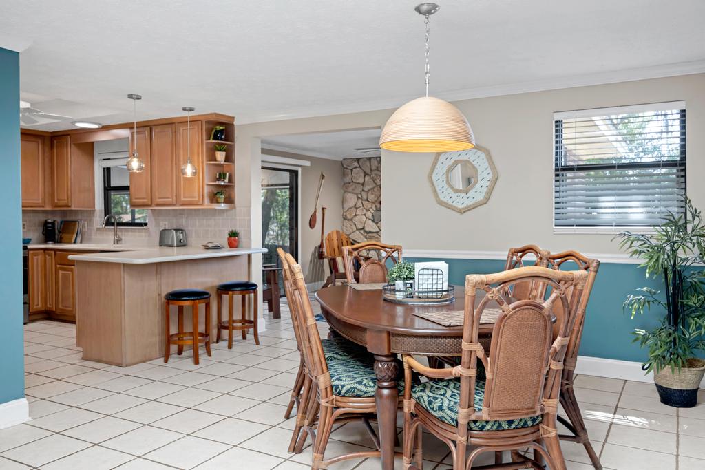Shady Oaks - Breezy retreat w patio & beach access | Photo 14